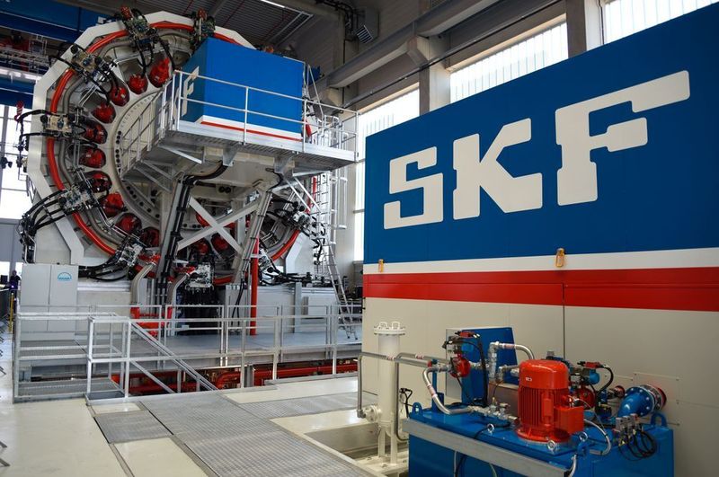 Hier sollen in Zukunft Windenergie-Hauptrotorlager und komplette Rotorlagerungseinheiten dynamisch getestet werden. (Stefanie Michel)