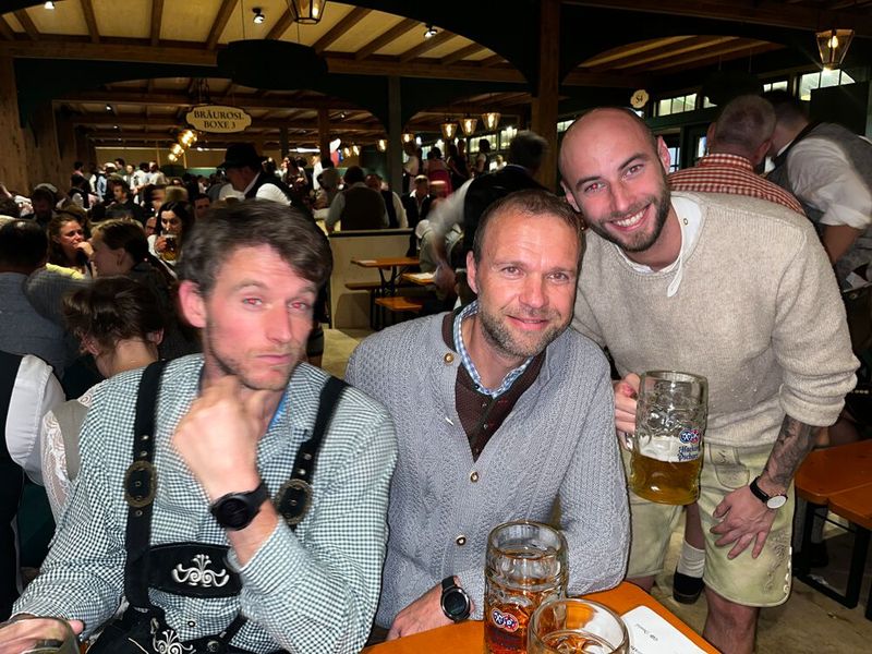 Manuel Reißer und Michael Schwer, DB Netz, und Nils Ackermann, Fujitsu. (Bild: Vogel IT-Medien GmbH)