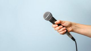 Mit Kompetenz, Selbstbewusstsein und Leidenschaft können Sie eine charismatische Stimme erlernen. (Bild: © Pixel-Shot – stock.adobe.com)