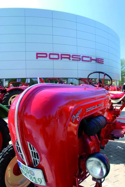 Ein Porsche Junior Diesel, der im Rahmen des Europatreffens des Club Porsche Junior zum Porsche Zentrum nach Lübeck reiste.  (Foto: Kittner)