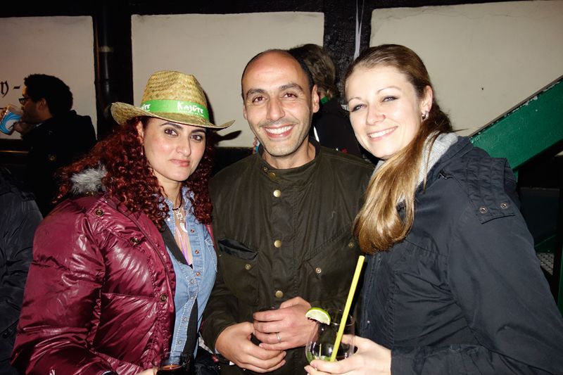 Bel Zidane, Samsung, umringt von Besa, IT-BUSINESS und Melanie Norbat, ALSO. (Bild: IT-BUSINESS)