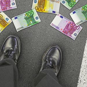 Unternehmen sollten stets mit ihren Hausbanken prüfen, ob und welche Fördermittel sie bei ihren Investitionsvorhaben in Anspruch nehmen können.
