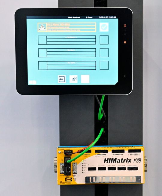 Die neue „SafeHMI“-Lösung umfasst Hima-Sicherheitssysteme und Funktionsbaustein-Bibliotheken sowie ein sicherheitsgerichtetes HMI-Panel, das auf der Icon-Trust-Technologie basiert.(Bild:  HIMA Group)