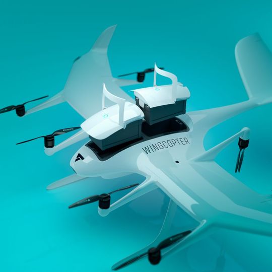 Das Fraunhofer IWS produziert für den Wingcopter Li/S Zellen mit bis zu 40 Lagen, die dann in die bestehende Energieversorgung der Drohne integriert werden.(Bild:  Wingcopter)
