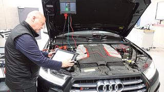 Das Maxisys Ultra ist das neue Diagnose-Topmodell von Autel. Serienmäßige Features wie Antroid-Betriebssystem und ein Vierkanal-Oszilloskop heben es von seinen Mitbewerbern ab. (Bild: Dominsky/»kfz-betrieb«)