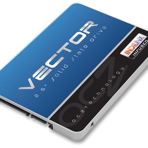 Es könnte sein, dass wir in nicht allzu ferner Zukunft SSDs nicht mehr mit Gehäuse benutzen werden. Bauhöhe, Gewicht und Schnittstelle passen nicht mehr zur Ultrabook-Generation.