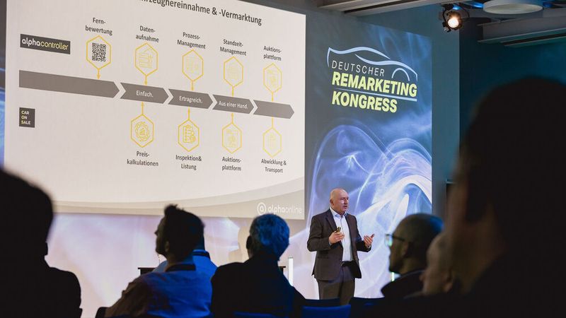 Axel Döbbeler von Alpha Online sprach über digitalisierte Prozesse im B2B-Handel. (Bild: Stefan Bausewein)