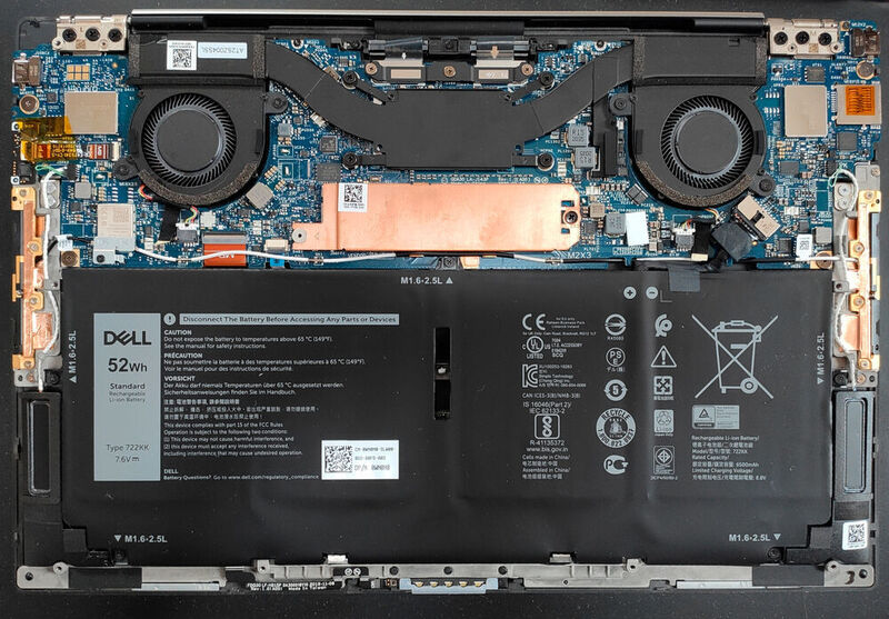 Das Innenleben des Dell XPS 13. Unter dem Tiger-Lake-Prozessor ist unter dem kupfernen Wärmeschild die gesteckte M.2-SSD zu sehen. Auch der Akku kann einfach gewechselt werden. (Vogel IT-Medien)