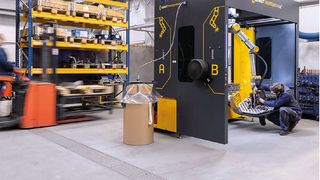 Schulz Fördersysteme setzt beim automatisierten Schweißen auf den Cobot Weld Space 4.0 von Demmeler. Der Cobot ist leicht und intuitiv zu bedienen. (Bild: Demmeler)