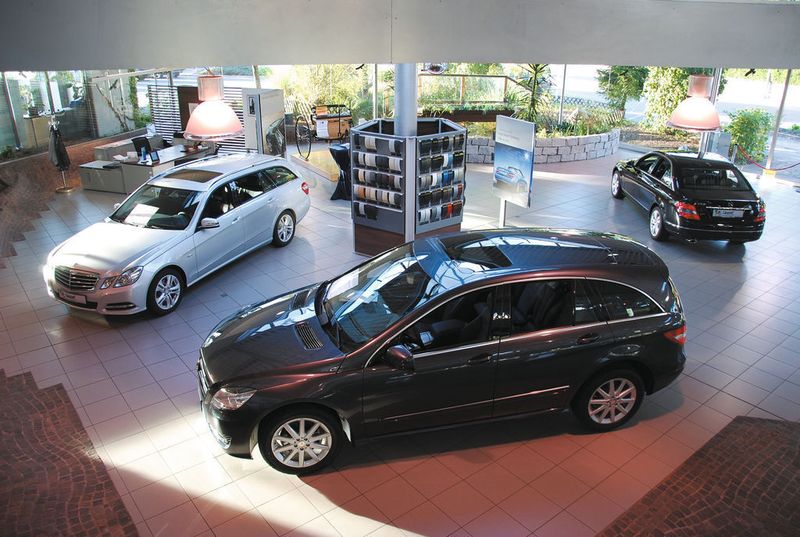 Der Showroom des Mercedes-Betriebs trägt noch die Handschrift ihres Vaters. (Archiv: Vogel Business Media)