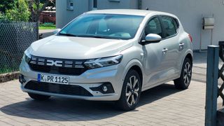 Der Dacia Sandero gehört zu den günstigsten Angeboten auf dem deutschen Neuwagenmarkt. (Bild: Wehner – VCG)