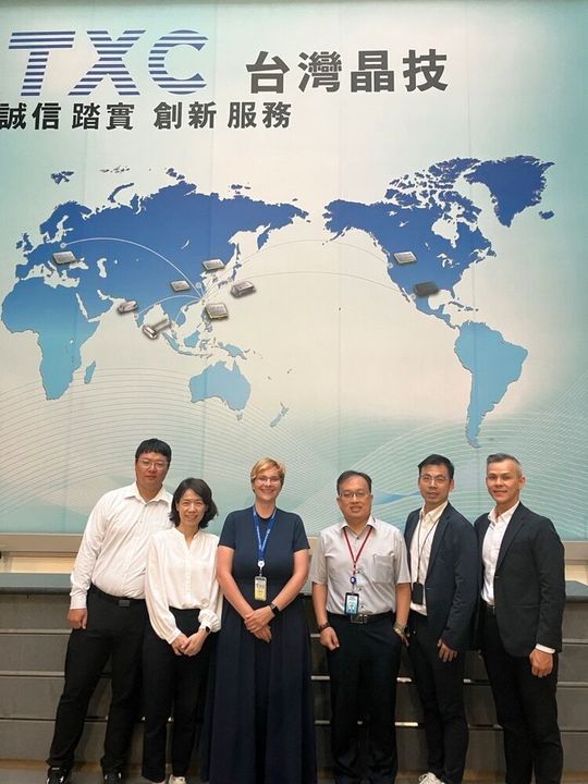 During a visit to TXC in Taiwan: Susanne Braun with members of the TXC team.(Bild:  VCG)