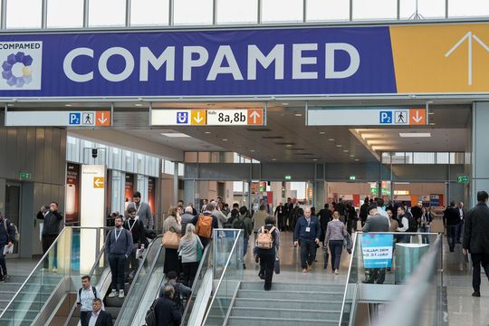 Die Compamed in Düsseldorf ist die international führende Community-Plattform für den Zulieferbereich der Medizintechnik-Industrie.(Bild:  Constanze Tillmann, Messe Düsseldorf)