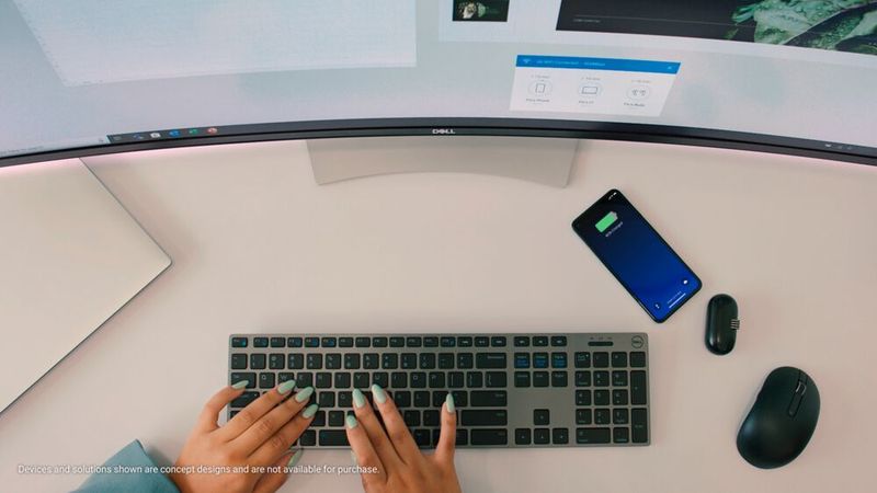 Das Notebook kann beim Konzept Flow einfach geschlossen auf den Schreibtisch abgelegt werden. Es wird automatisch drahtlos mit dem Monitor und den Eingabegeräten verbunden und auch gleich induktiv geladen. (Dell)
