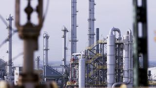 Die Entwickler von Evonik arbeiten an Lösungen für mechanisches sowie chemisches Recycling von Kunststoffen. (Karsten Bootmann/ Evonik)