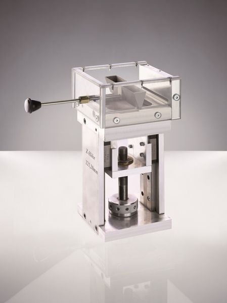 Keimzelle im „Westentaschenformat“ - Ur-Laser-Cusing-Anlage (Bild: Concept Laser)