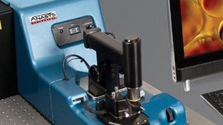 Das nanoIR kombiniert die hohe räumliche Auflösung eines AFM-Systems mit der chemischen Analytik der IR-Spektroskopie.  (Bild: Anasys Instruments)