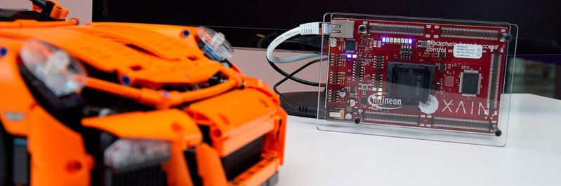 Blockchain-Technologie im Auto: Der Demonstrator von Infineon und XAIN zeigt, wie Zugangsrechte dezentral per Smartphone vergeben werden können, beispielsweise für Car Sharing. Blockchain-Technologie im Auto: Der Demonstrator von Infineon und XAIN zeigt, wie Zugangsrechte dezentral per Smartphone vergeben werden können, beispielsweise für Car Sharing.