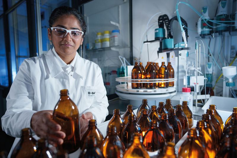 In solchen Flaschen wird Ethanol für Laborzwecke aufbewahrt. (Bild: BASF )