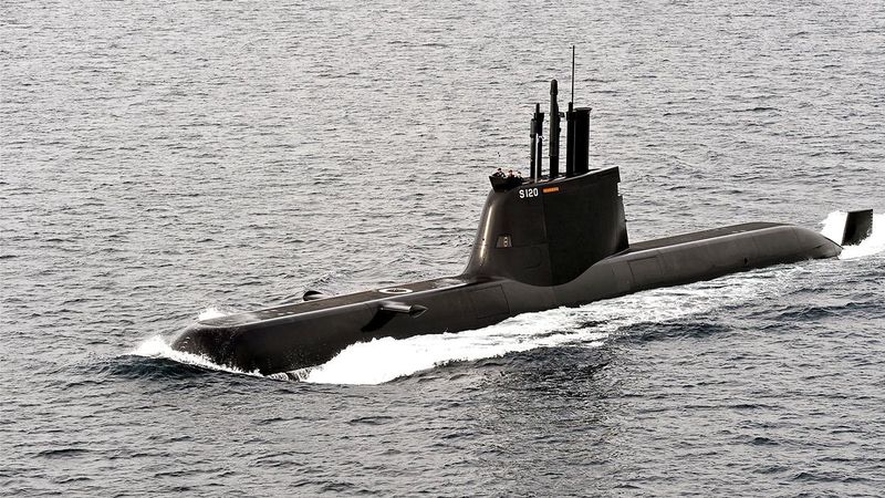 A Type 214 submarine, HS Papanikolis (S-120), at the ex HDW (today TKMS) shipyard in Kiel. The German-designed platform is expected to form the basis of India’s planned submarine programme.(Photo:  GDK / Wikimedia Commons (CC BY-SA 3.0))