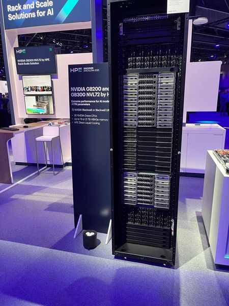 HPE gehört zu den Anbietern hochdichter, flüssigkeitsgekühlter Nvidia-GB200- und GB300-Systeme mit 72 GPUs pro Rack. (Bild: Vogel IT-Medien)