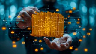 Entwickler und IT-Teams arbeiten Hand in Hand, um durch die Kombination von Cloud- und On-Premises-Ressourcen Anwendungen effizienter zu gestalten. (Bild: © btiger - stock.adobe.com)