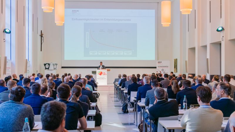 Im stimmungsvollen Ambiente des Kardinal-Schulte-Hauses in Bergisch Gladbach feierte der 28. EKTT mit 110 Teilnehmern seine erfolgreiche Rückkehr.(Bild:  Barlog)