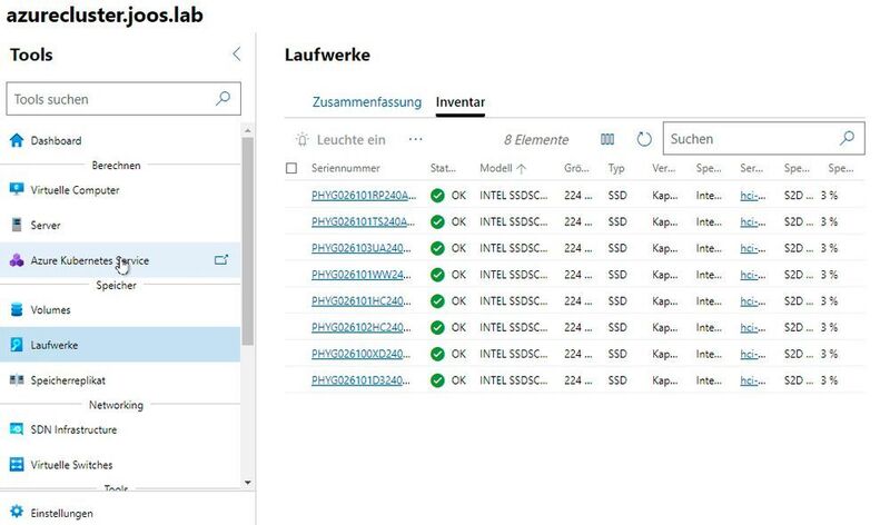 Im Windows Admin Center lassen sich bei „Laufwerke\Inventar“ die eingebauten Festplatten der Clusterknoten anzeigen. (Joos/Microsoft (Screenshot))