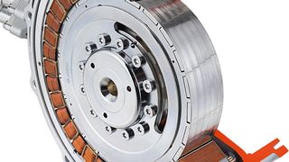 Bild 1: Mit mehr und mehr gefertigten Elektrofahrzeugen müssen auch die Produktionsprozesse überdacht werden. Eine Herausforderung ist es, kostengünstige Elektromotoren zu entwickeln. (Ralf Grömminger Fotografie)