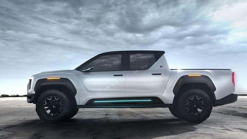 Den 5,90 Meter langen Fünfsitzer will Nikola mit einer 160 kWh großen Lithium-Ionen-Batterie für fast 500 Kilometer Reichweite bestücken. Optional ist auch eine Kombination mit einer 120-kW-Brennstoffzelle möglich. (Bild: Nikola)