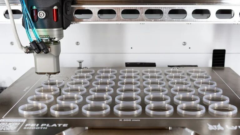Overtime von Lynxter will auf der Formnext 2026 demonstrieren, wie man den 3D-Druck von Silikonteilen verbessern kann. (Bild: Lynxter)