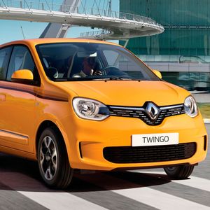 Renault bringt das Facelift der aktuellen Twingo-Generation auf den Markt. Die Basisvariante kostet 10.290 Euro.