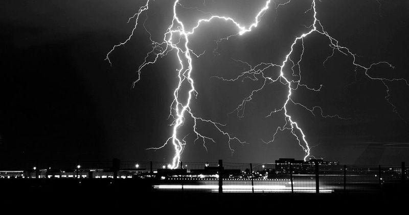 Nicht nur Blitzschläge führen zu Blackouts. Auch Malware wie 