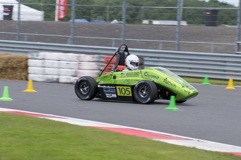 Der Forze V auf der Rennstrecke: Auch im Vergleich zu Verbrennungsmotoren konnte sich der von einer Brennstoffzelle angetriebene Renner durchsetzen. (Bild: Bürkert)