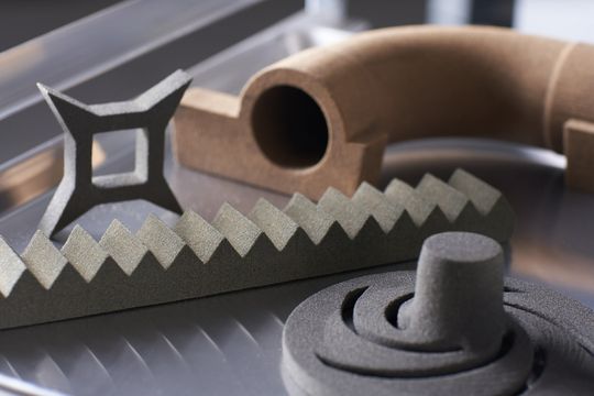 (Der ExOne S-Max Flex nutzt die kombinierte Technologie- und Anwendungsexpertise von Desktop Metal und ExOne, um qualitativ hochwertige Sandformen und Kerne mit der von Gießereien benötigten Oberflächengüte zu liefern. (Foto: Business Wire))