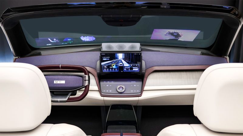 Die Quad-Alliance will herkömmliche Windschutzscheiben in intelligente, transparente Infotainment-Interfaces verwandeln.(Bild:  Hyundai Mobis)
