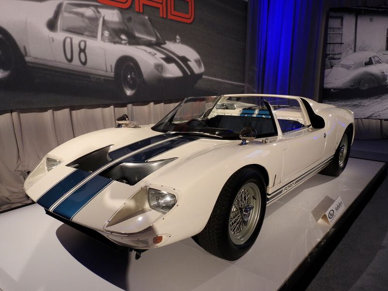 Mit 6,89 Millionen Euro einen eindrucksvoll hohen Preis konnte ein Ford GT40 Roadster Prototype aus dem Jahr 1965 erzielen. (Frank Wilke/Classic Analytics)