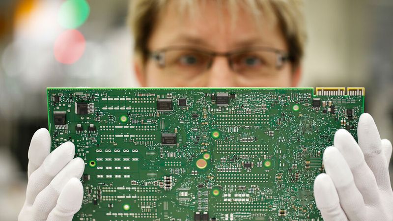 Continental hat einen domänenübergreifenden Hochleistungsrechner in ein Auto integriert (Beispielbild eines Karosseriesteuergerätes).(Bild:  Michaela Handrek-Rehle/Continental)