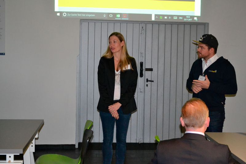 Julia Moßner von Industry of Things und Gregor Stühler von Scoutbee (Bild: S.Mühleck, VBM)