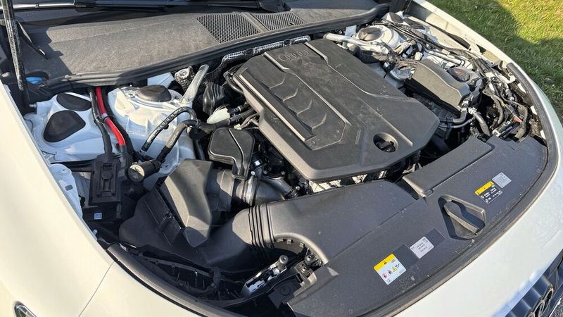 Unter der Haube: der 2.0 TFSI mit 150 kW/204 PS und serienmäßigem 48-Volt-Mildhybridsystem MHEV plus. (Bild: Achter – VCG)