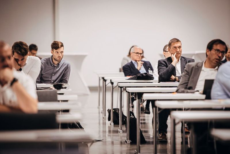 Impressionen der Fachtagung „Mehr Effizienz im Presswerk“ am 15. September 2021 in Würzburg. (Bild: VCG)