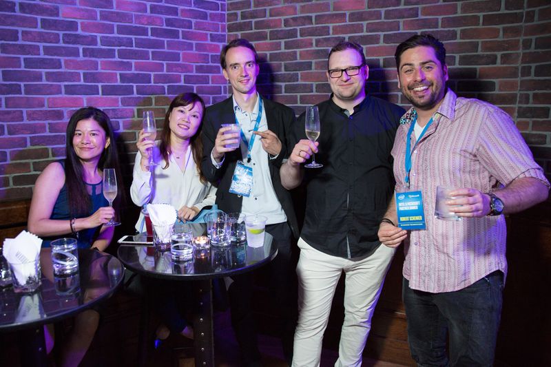 (v. l.) Mandy Lee, Nicole Chen, Tom Fichtner und Robert Schenker, XMG, und Timo Kusian, Markensturm. (Bild: Fractal Design)