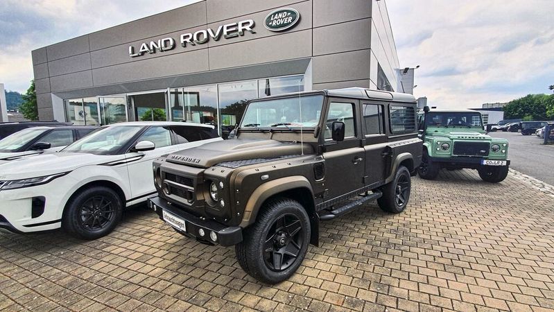 Das Land-Rover-Autohaus Coburg hat bereits die Vorgängergeneration des Defender erfolgreich vermarktet. Mit der Eigenmarke World of Defender will es daran anknüpfen. (Bild:  Mauritz/»kfz-betrieb«)