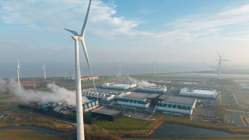Digitale Energiedienste wie virtuelle Kraftwerke fallen mit NIS 2 erstmals unter neue IT-Sicherheitskataloge mit erweiterten Nachweispflichten.(Bild: ©  Sepia100 - stock.adobe.com)