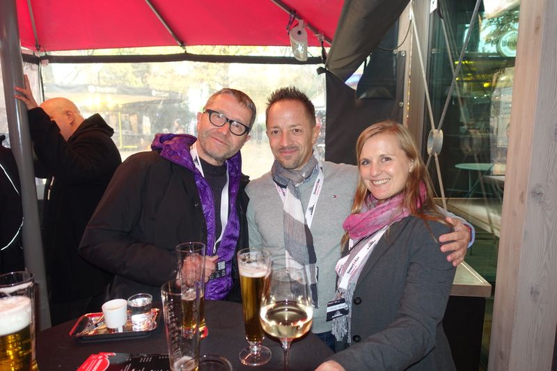 Mit Komponenten kennen sich Frank Bösser, Gigabyte, Sascha Bosen und Veronika Steinberger, Seagate, (v.l.) aus. (Bild: IT-BUSINESS)