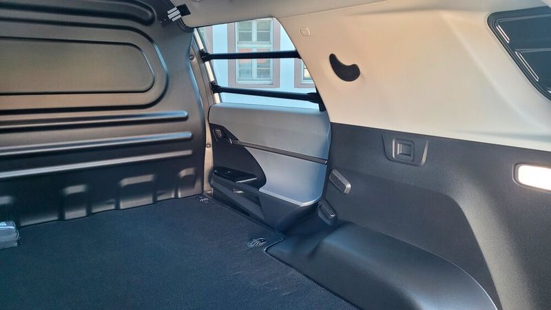 Die Fensterscheiben sind mit Streben gesichert. (Bild: Wehner - VCG)