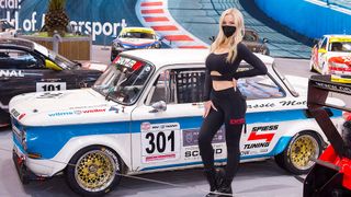Trotz Corona-Pandemie: Mit einem speziellen Hygienekonzept konnte die Essen Motor Show 2021 stattfinden. Der abgebildete NSU TT steht gleich für zwei Schwerpunkte der Messe: Tuning und Oldtimer. (Messe Essen)