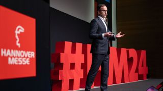 Dr. Jochen Köckler, Vorsitzender des Vorstandes, Deutsche Messe AG, Hannover über Trends und Themen der Hannover Messe 2024. (Bild: Deutsche Messe AG)
