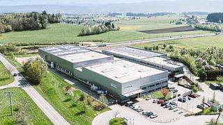 Zusätzliche 2.800 Quadratmeter stehen für die Produktion von Siloanlagen nun zur Verfügung. (Bild: Siloanlagen Achberg)