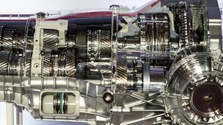 Pkw mit Automatikgetriebe galten über viele Jahre hinweg als schlapp und durstig. Jetzt bezaubern Konstrukteure mit vielstufigen automatischen Getrieben für den Frontantrieb bei quer liegendem Motor. (Foto: Audi)